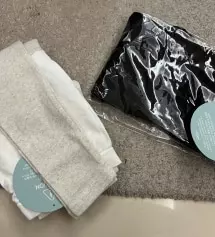 편하고 따뜻하고 괜찮아여 . 봄에 잘 입을거같아요~~