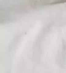 검은 얼룩이 있는데 허벅지쪽이라 가려서 안보일것같아서 그냥 입으려고요 촉감이 부드