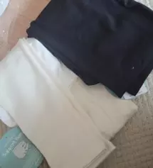 치마레깅스처럼 면재질에 레깅스였고 블랙이라 여기저기 잘 입을것같아요!