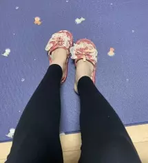 너무 쪼이지도 않으면서 다리에 딱 붙어있는게 신기하네영 ㅋㅋ아직 12주라 배는 안나왔