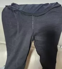 입어보니 편하고 좋은거 같아요~~ 스판끼도 있어서 잘 늘어나는것 같습니다 굿  살쪄서