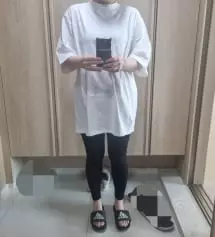 키 168인데 여름에도 입으려고 키작맘 했더니 길이가 괜찮네요. 앉으나 서나 살이 비치