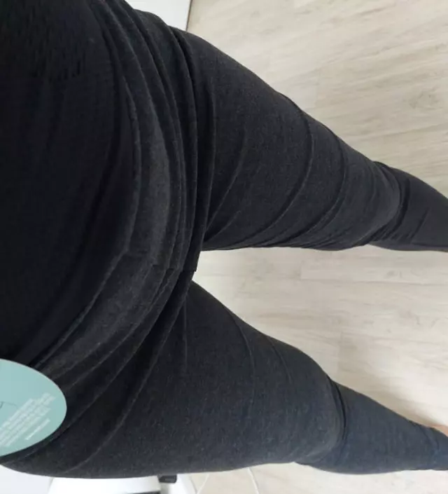 19주이고 키160에 체중 58인데 타이트하지않고 잘맞아요.
