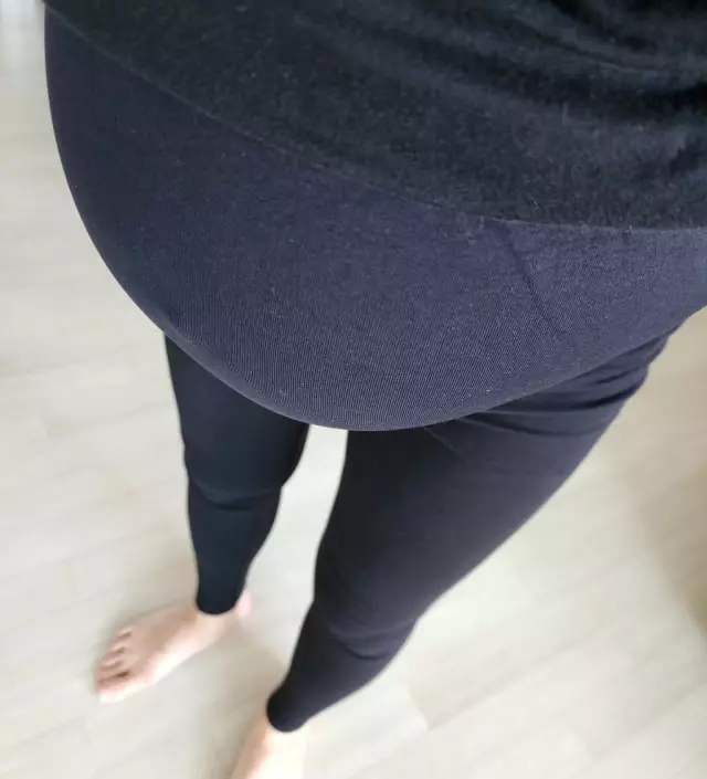 날이 이제 쌀쌀해져서 레깅스 구매하게 되었는데 왜 찰떡인지 알겠네요^^ 진짜 적당한두