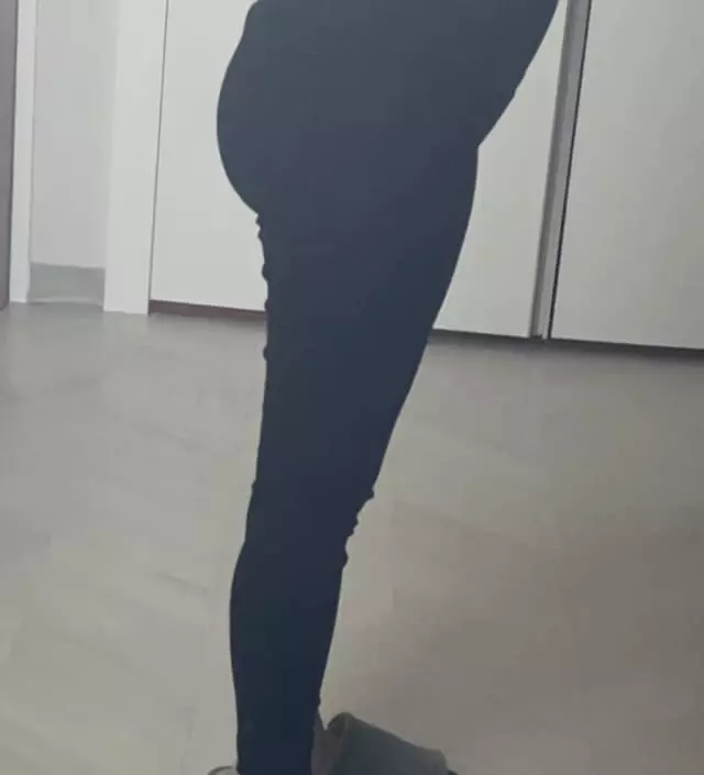 종아리 넣자마자 너~~~무 편한. 바지랑 밍크레깅스는 실패했는데 이건 너무 편하네요. 