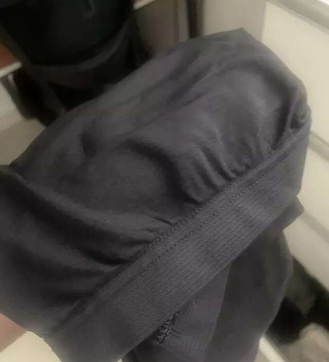 촉감이 일단 좋아용 이제 추워지면 입기 좋는 두께감입니다