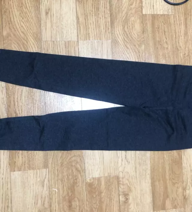 편하게 잘 맞고 배송도 빨라요. 쿠폰주셔서 배송비도 절약해서 너무 좋아요. 길이도 딱