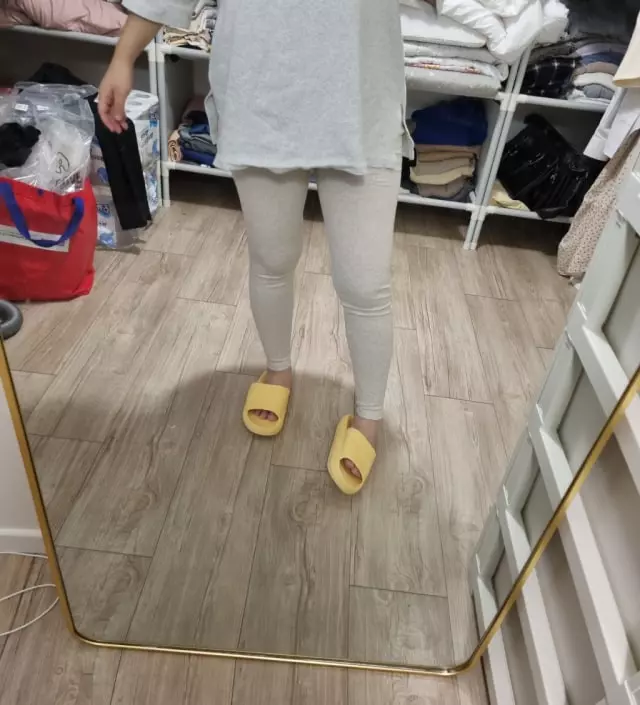 스판으로 잘늘어나고 좋아요 배도 편하고 길이도 적당하네용