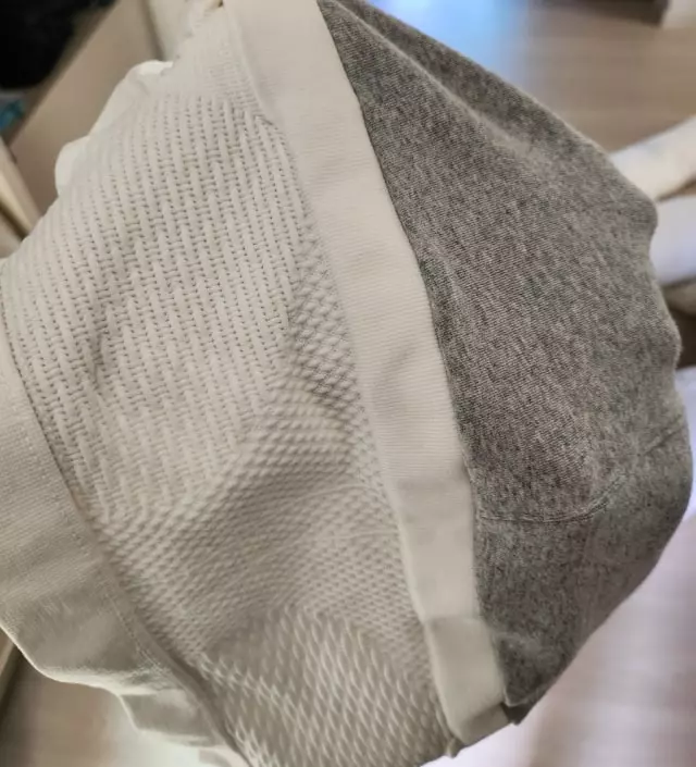 편하게 입을 수 있을것 같아요! 만족스럽습니다