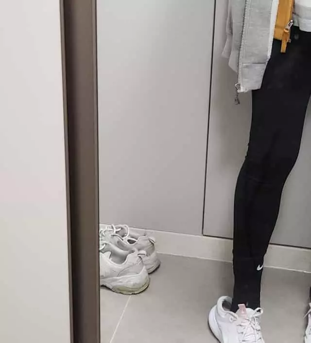 무릎이 나올까봐 걱정이긴 하지만 지금은 잘 입고있습니다!! 두께 적당해서 좋아요