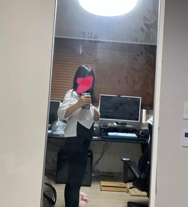 길이감 넘 좋구요! 스판끼 있는 제품이라 주름도 덜져요! 전에 다른 레깅스 샀는데 그건