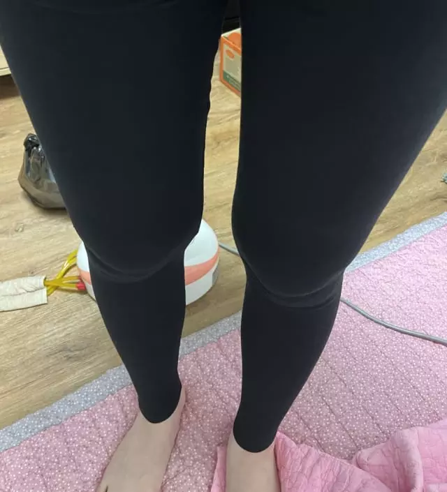 날이 추워져서 레깅스 하나 장만해야할거 같아서 구매했는데 배 부분이 편해서 마음에 