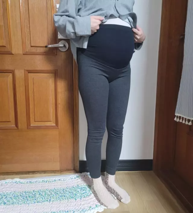 임산부 레깅스 찾아보다가 리뷰가 제일 많은걸 찾다가 알게되어 구입했어요. 두께감이랑