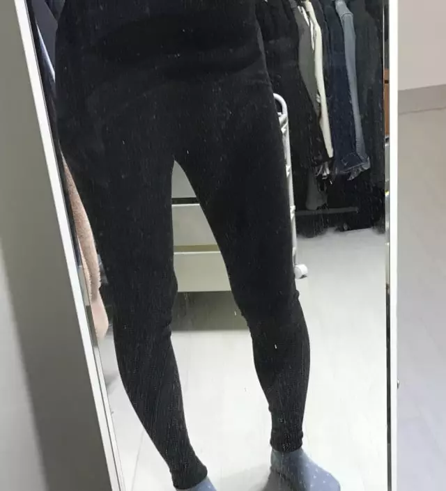 생각보다 도톰하고 따뜻합니다. 복대가 편안하네요. 길이도 넉넉하고 짧지 않아서 좋아