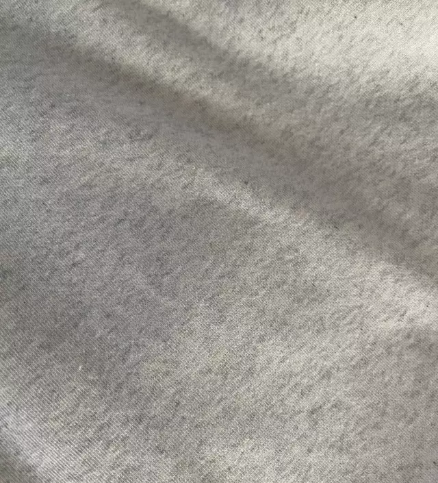 재질도 부드럽고 가벼워서 편하게입기 좋아요