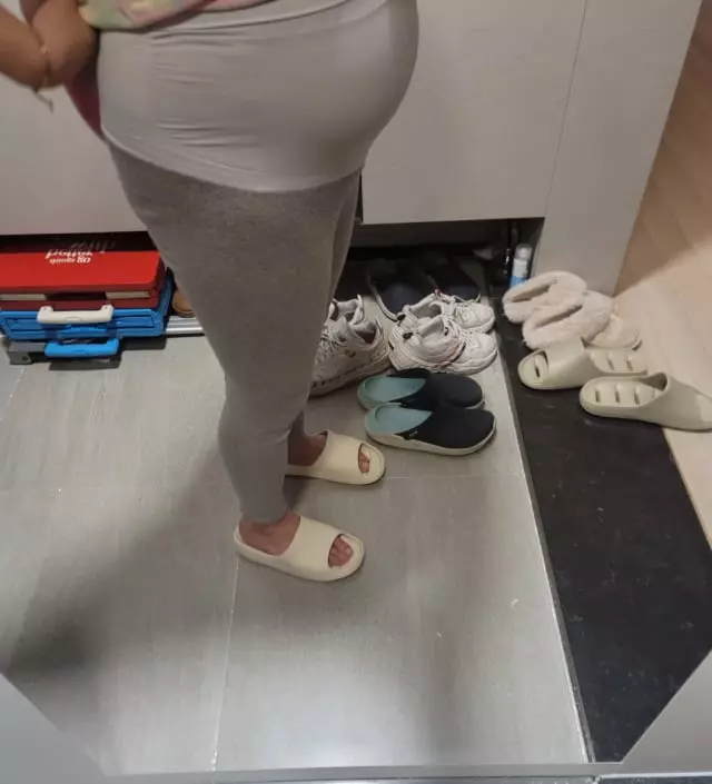 여러 개 사서 안 맞으면 어쩌나 걱정되어 한 달 전에 하나 구입해서 한 달 입어보았어요