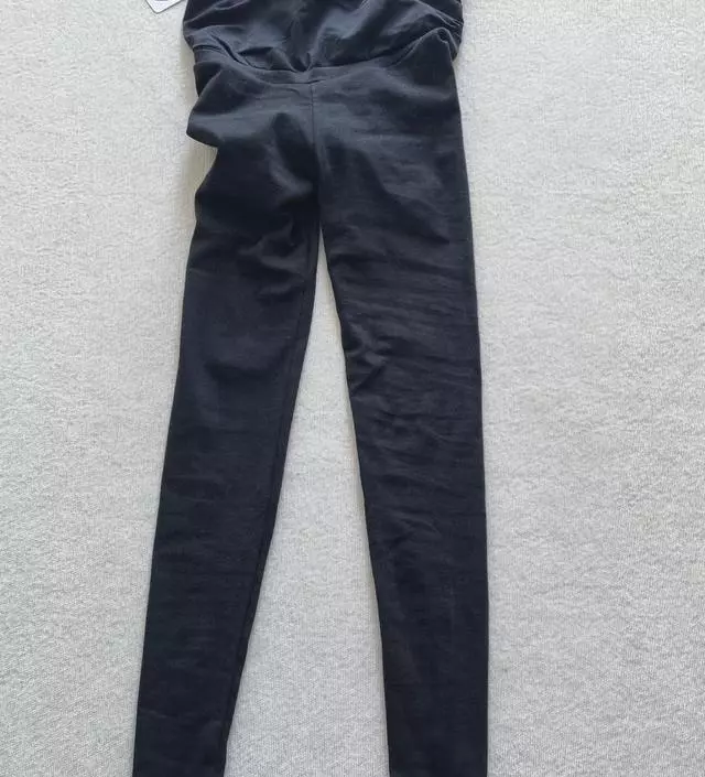 겨울에 기모레깅스 잘 신고 곧 봄이 올거같아서 기모없는걸로 샀어요. 확실히 임산부용