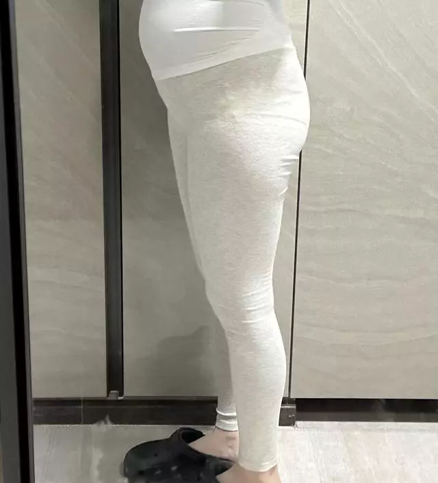 168/60 21주 경산모예요! 첫째 임신 때 다른 곳에서 산 레깅스가 자꾸 흘러내려 불편했