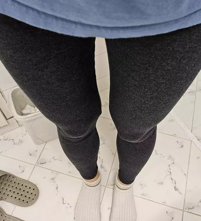 L사이즈 사니까 딱좋네요 임산부 필라테스 할때 입을건데 나중에 치마속에도 입기좋을거