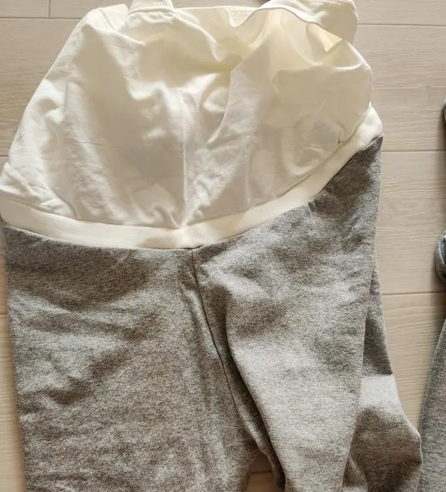 신추성 좋고 편해요. 꽉 끼는걸 안 좋아해서 L사이즈 샀는데 좀 흘러내리지만 입을만해