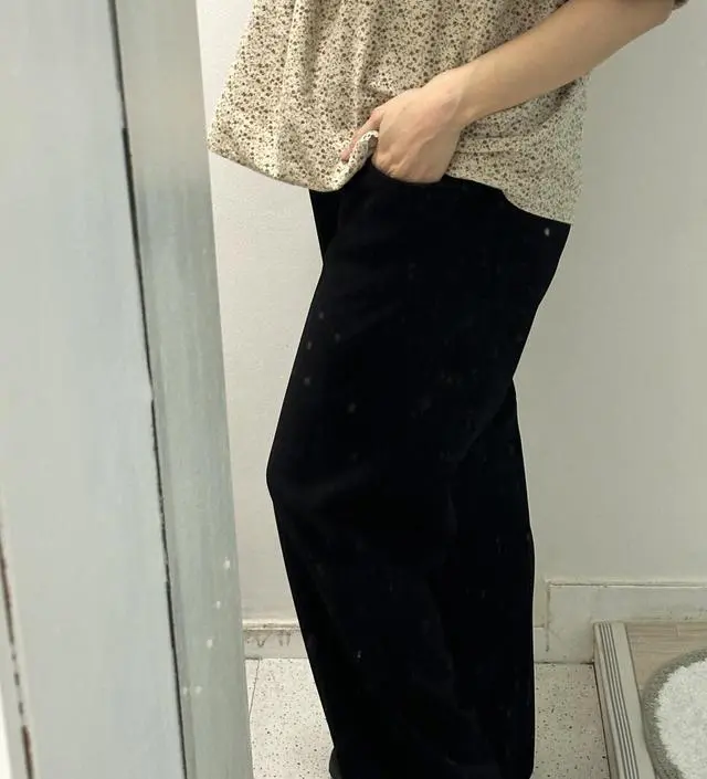 너무 만족해요! 배 부분도 되게 여유있게 잡아주고 다리핏도 딱 마음에 드는 와이드핏이