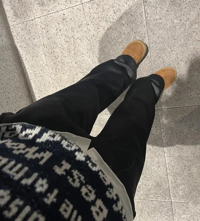 갑자기 추워진날씨에 따뜻한 임부바지를 찾다가 주문했어요. 
