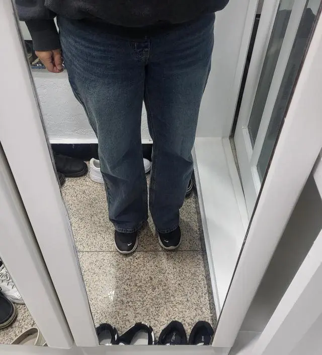 핏이 진짜 이뻐요! 입부복처럼 안보여서 더 맘에 들어요. 자주 입을 거 같아요^^
