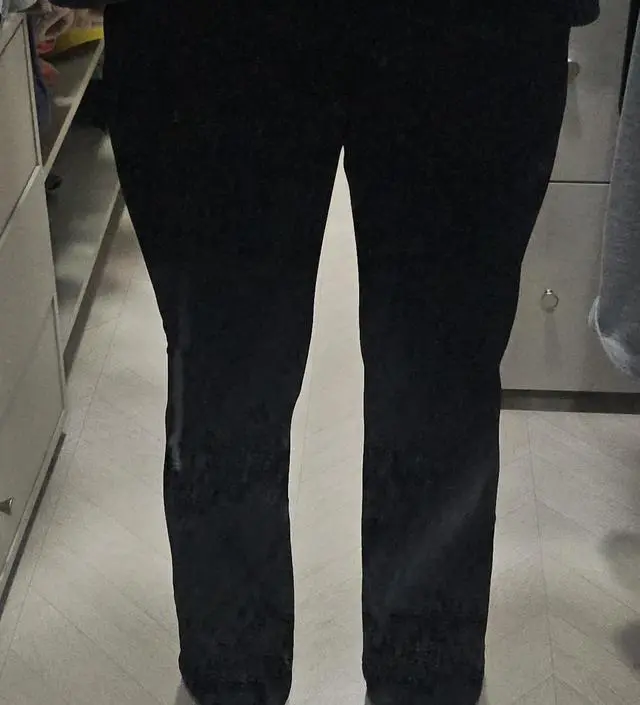 21주차 산모입니다. 진짜 쫀쫀하고 배는 편안한데 휘뚜루마뚜루 데일리템으로  잘 입을