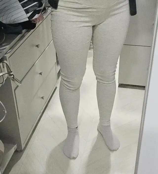 어쩜이리 착 달라붙고 라인이 예쁠까요 맘에듭니다
