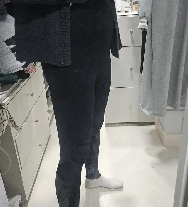 어쩜이리 착 달라붙고 라인이 예쁠까요 맘에듭니다
