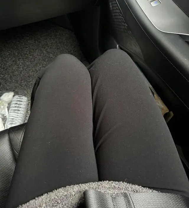 엄청 편하고 좋아요 26주쯤 넘어가니 배부분이 쪼여서 기존바지들이 다 안맞아서 구매했