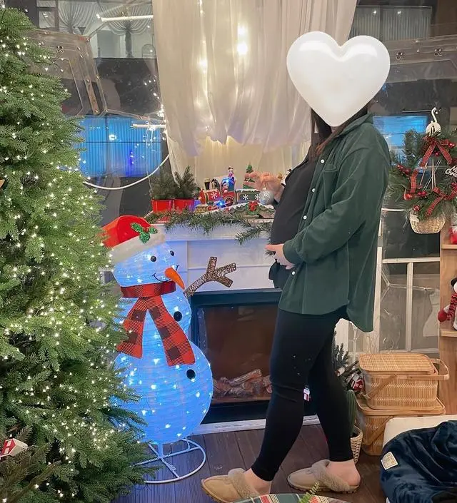 원래 xl입어서 살까말까 고민햇는데 젤큰사이즈가 라지라 구매햇어요. 근데 딱이에요~ 