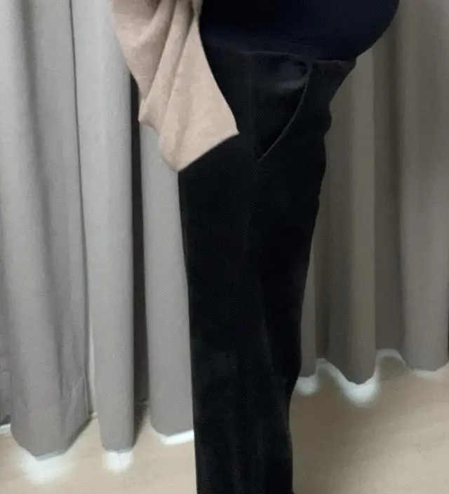 골덴 기모소재라 따뜻하고 편합니다
