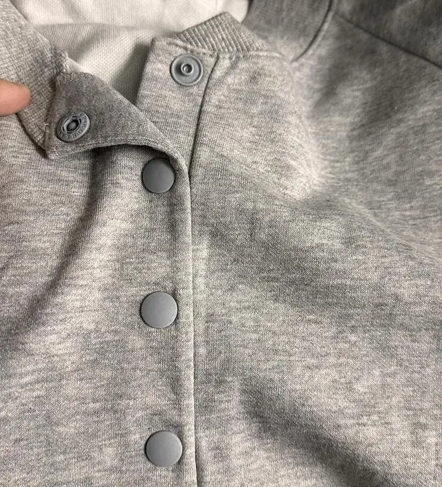 옷 깔끔하고 수유잠옷으로 입기 좋아요 똑딱이 단추라 더 편해요!