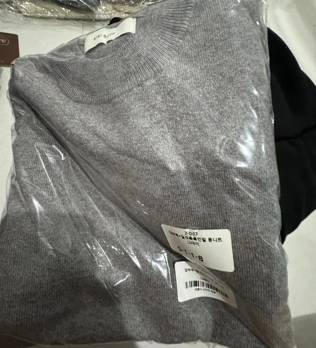 좋어요 배송도 잘오고 급추워지고 배나오면서 입을꺼 구매햇는데 가성비좋고 옷고 이뽀