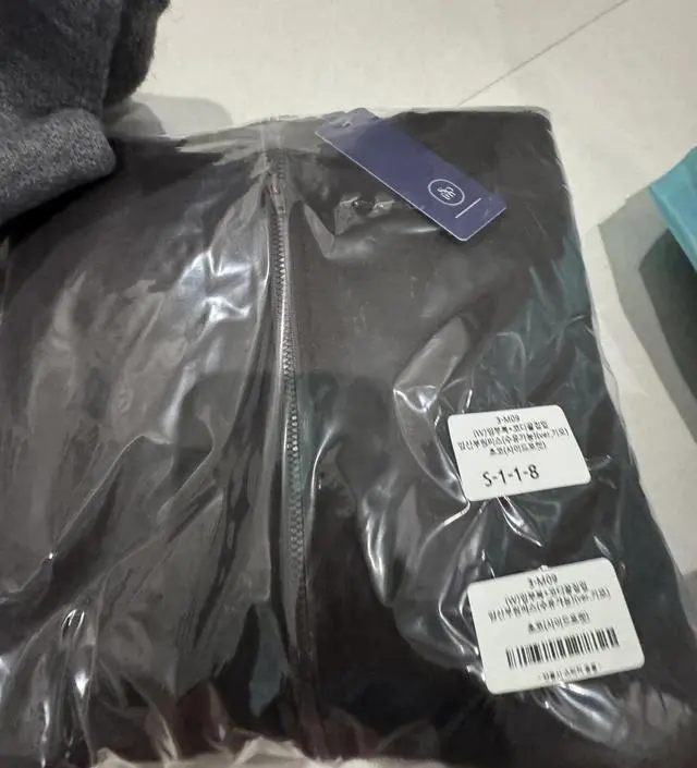 좋어요 배송도 잘오고 급추워지고 배나오면서 입을꺼 구매햇는데 가성비좋고 옷고 이뽀