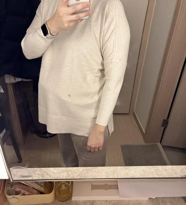 옷이 약간은 무겁지만 부드러운편이네요~~ 
