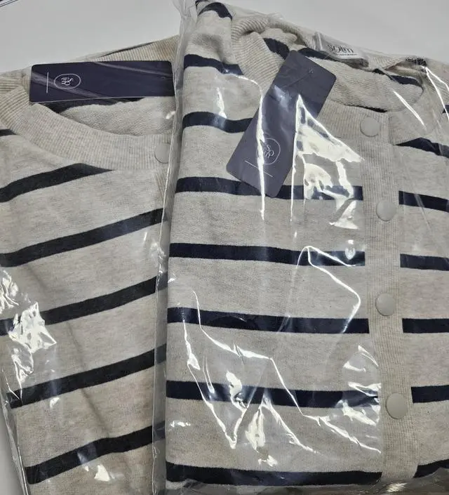 조리원에서 모유수유 하다가 수유복이 하나도 없어서 구매했어요!
