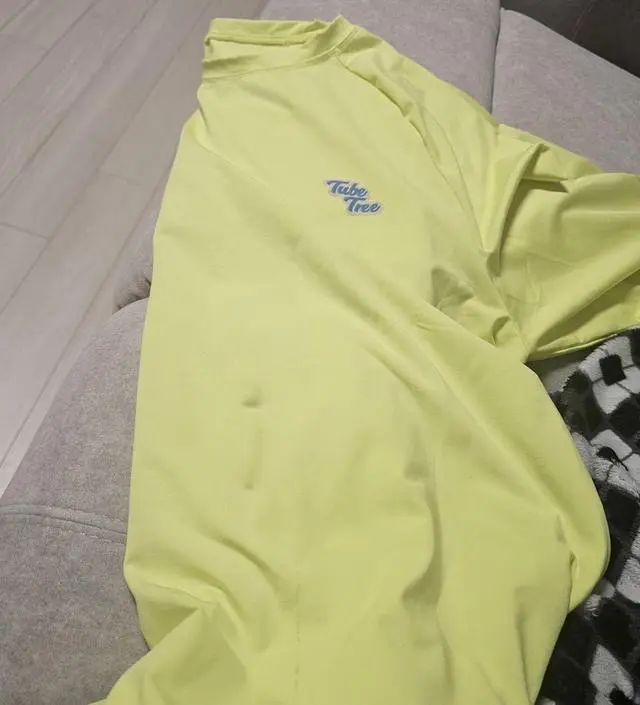 신혼여행때 입을려고 급하게 샀어요~~
