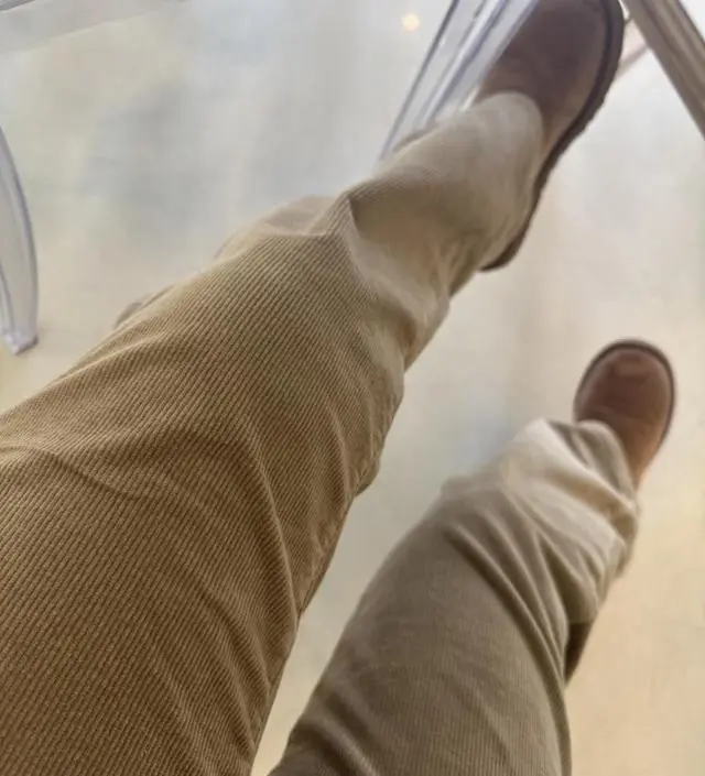 바지 허벅지 사이즈는 좋은데 복부부분이 쪼끔 쨍기네요ㅎㅎㅎㅎ 아무래도 한 사이즈 업