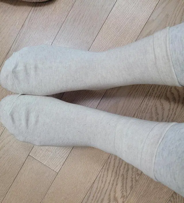 무압박 양발 찾던 중 색상이 이뻐서 주문했어요! 신어보니 다른 양발에 비해 발목 조임