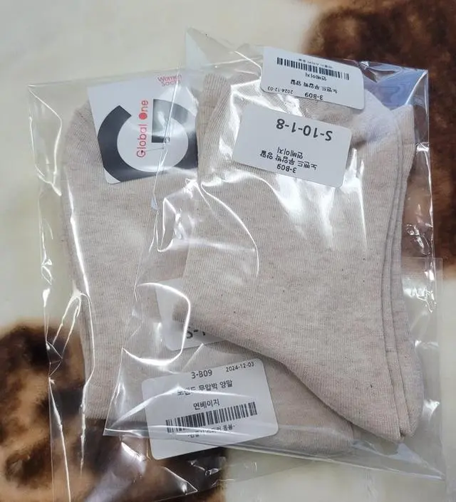 무압박 양발 찾던 중 색상이 이뻐서 주문했어요! 신어보니 다른 양발에 비해 발목 조임