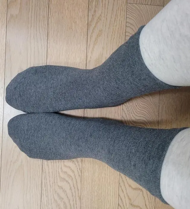 길이감이 조금 길었으면 좋았을 것 같다는 아쉬움이 있지만 발목 조임이 없어서 편해요