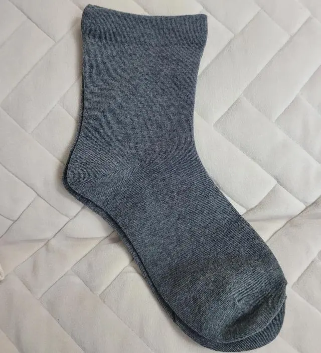 길이감이 조금 길었으면 좋았을 것 같다는 아쉬움이 있지만 발목 조임이 없어서 편해요