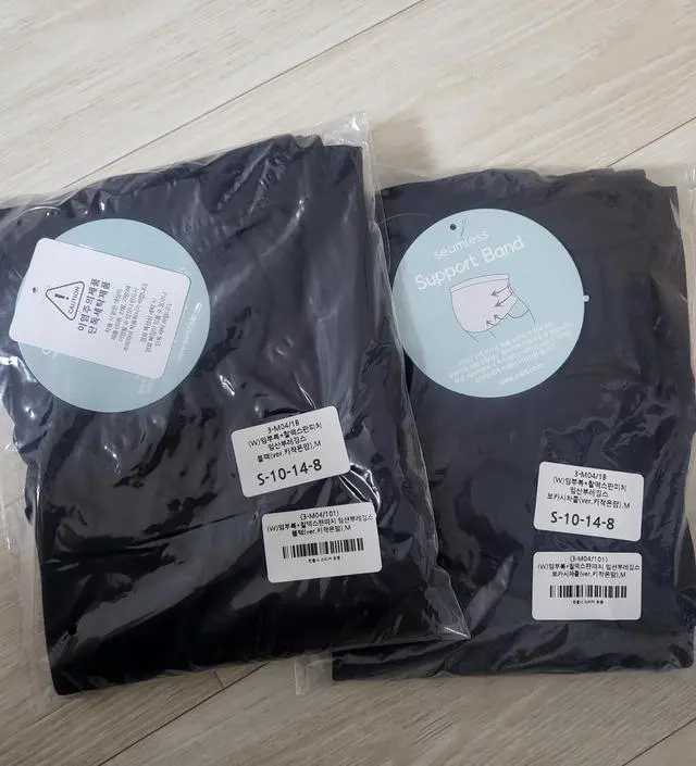 생각보다 도톰하고 따뜻해요. 길이도 딱맞고 편해요.