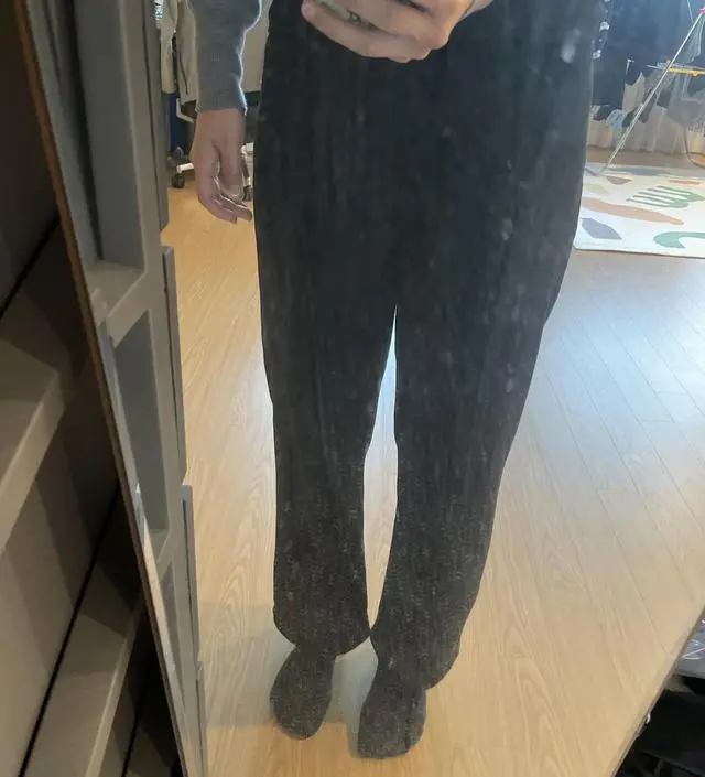 요즘 제 교복템이에요~ 따뜻하고 편하고! 168인 저에게 조금 짧은 느낌이지만 너무 편해