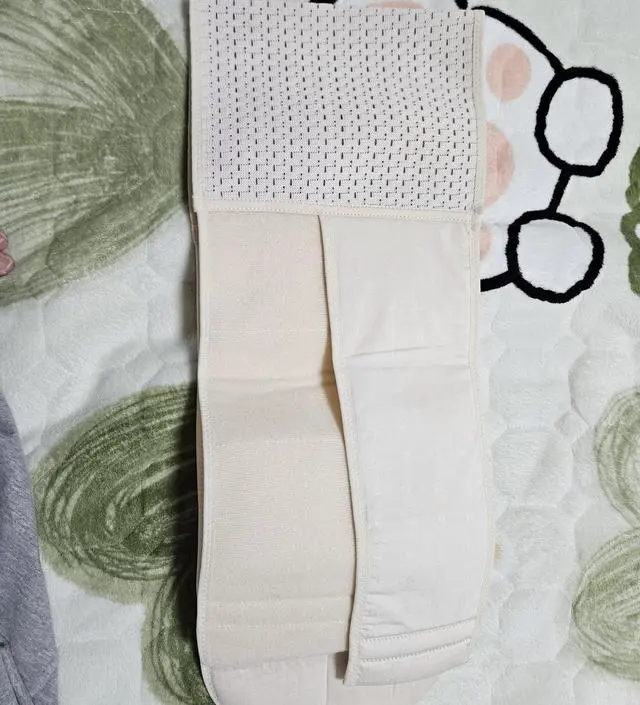 산후복대인데 아직 출산 전이라 착용해보진 못했어요
