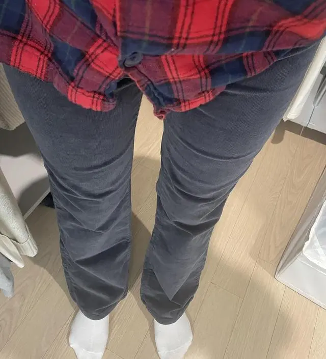 스판있어 활동성이 좋고 핏이 이쁘네요!
