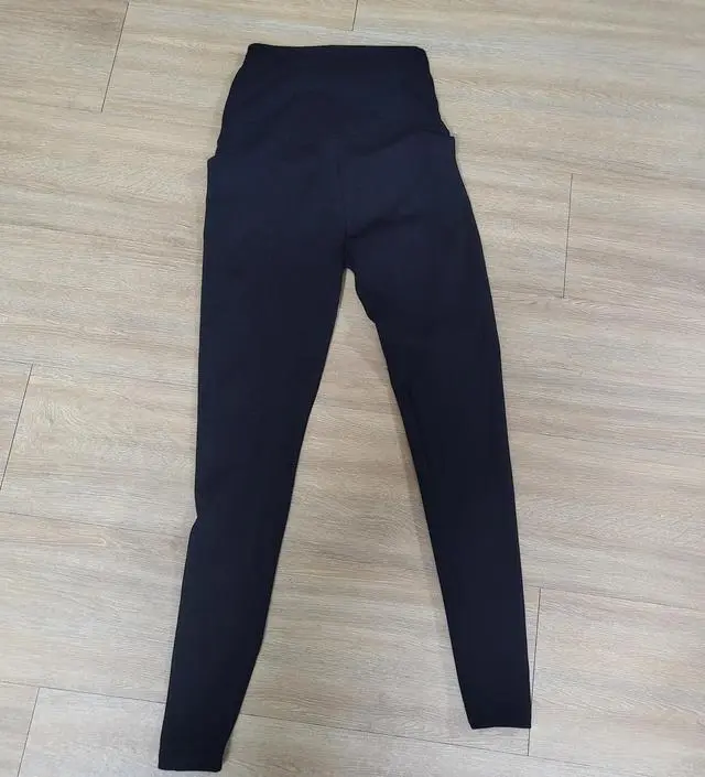 받자마자 입어봤는데 배 부분이 감싸주니까 너무 편했어요~
