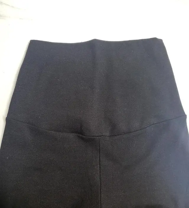 받자마자 입어봤는데 배 부분이 감싸주니까 너무 편했어요~
